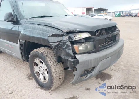 2002 Chevrolet Avalanche 1500 from USA, damaged, VIN 3GNEC13TX2G288382